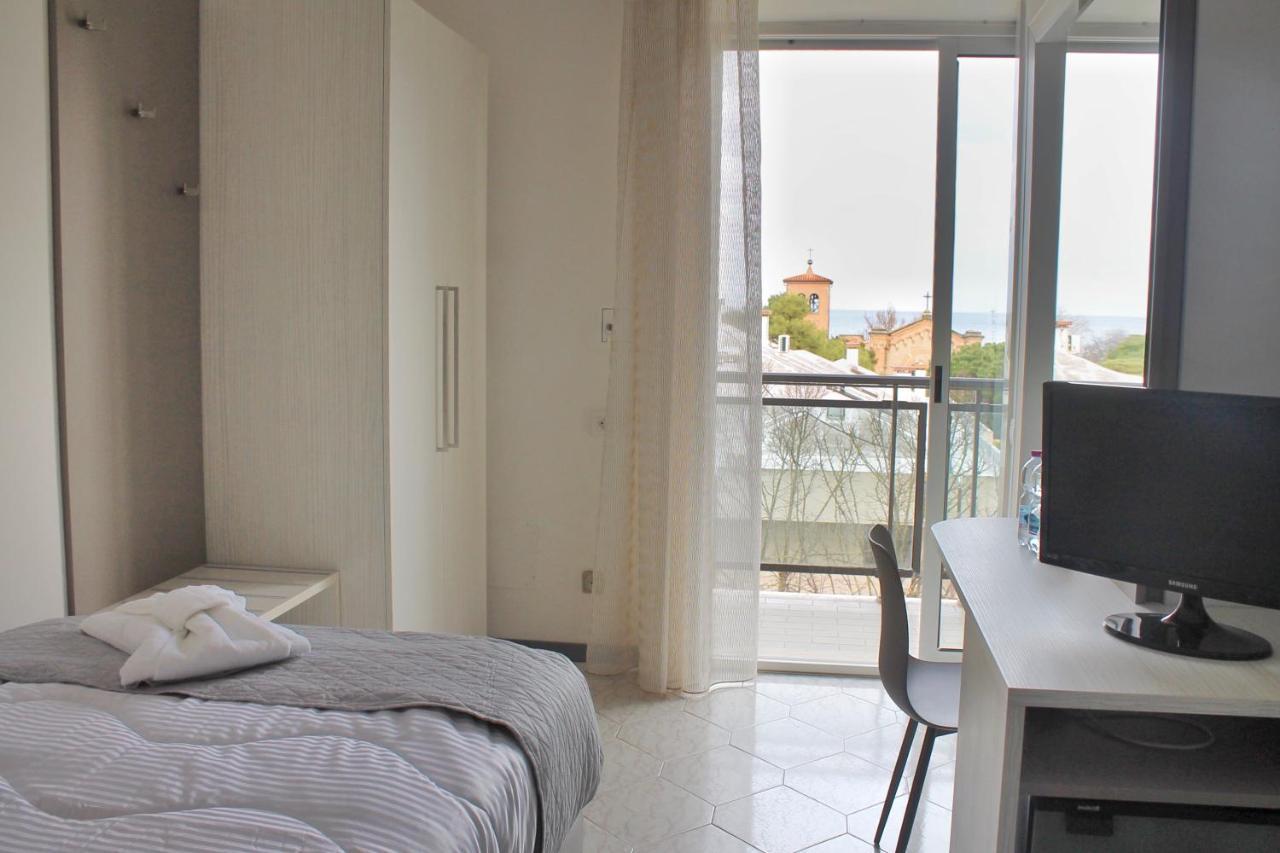 Hotel Maestri Riccione Kültér fotó