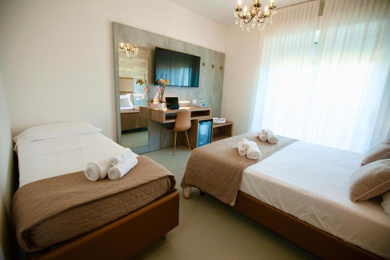 Hotel Maestri Riccione Kültér fotó