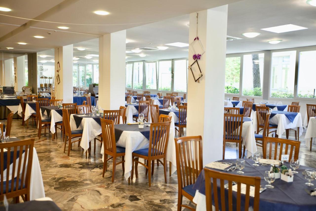 Hotel Maestri Riccione Kültér fotó