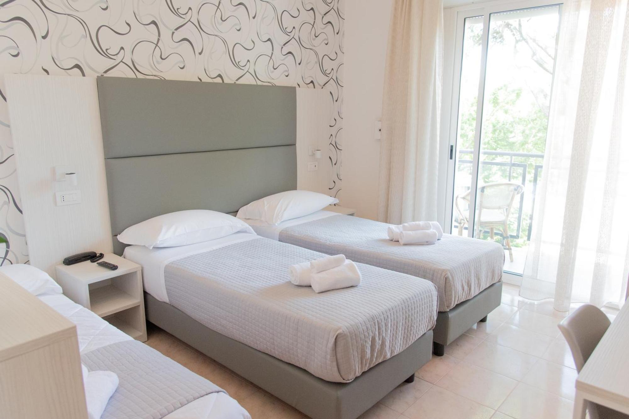 Hotel Maestri Riccione Kültér fotó