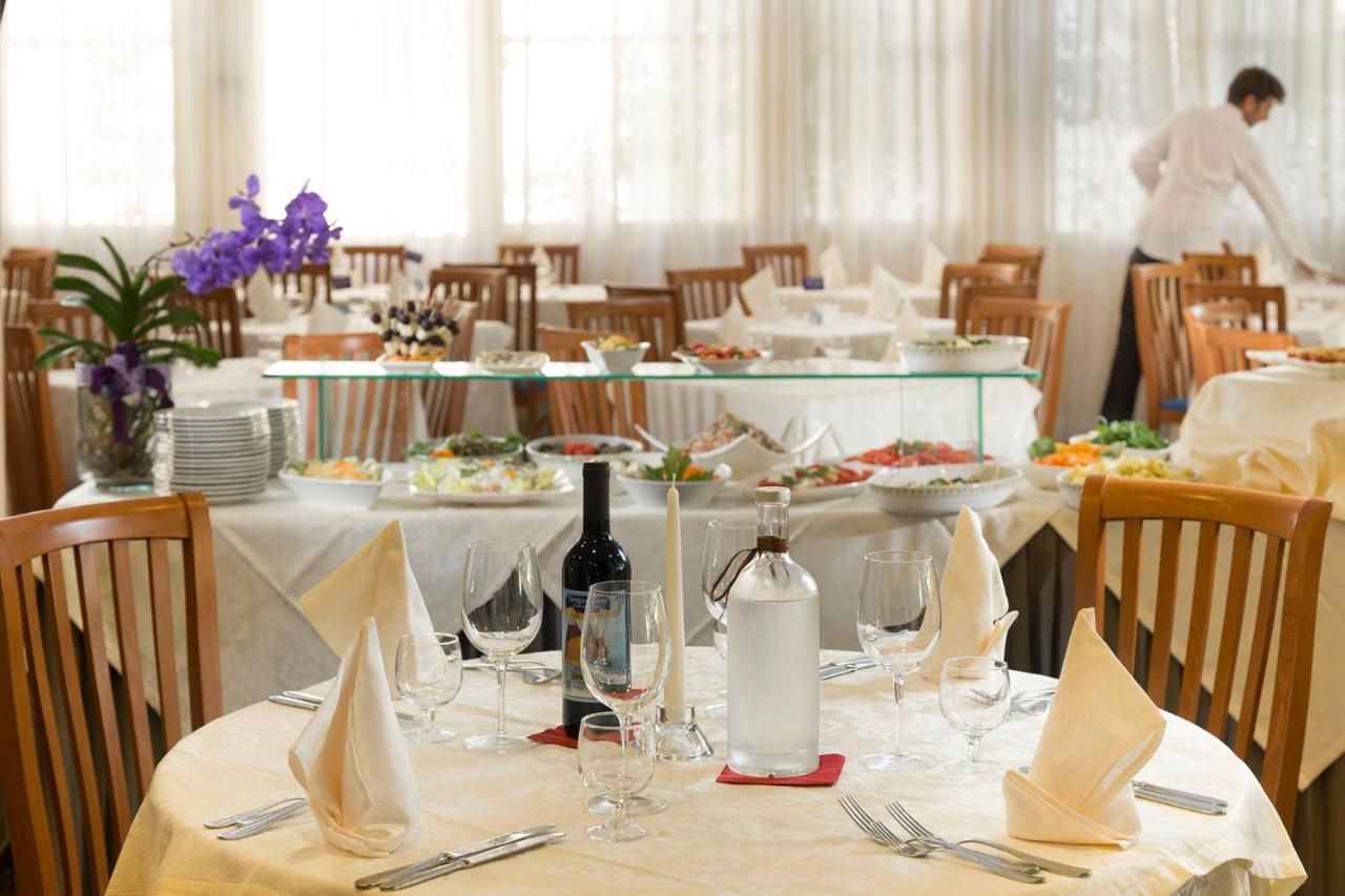 Hotel Maestri Riccione Kültér fotó